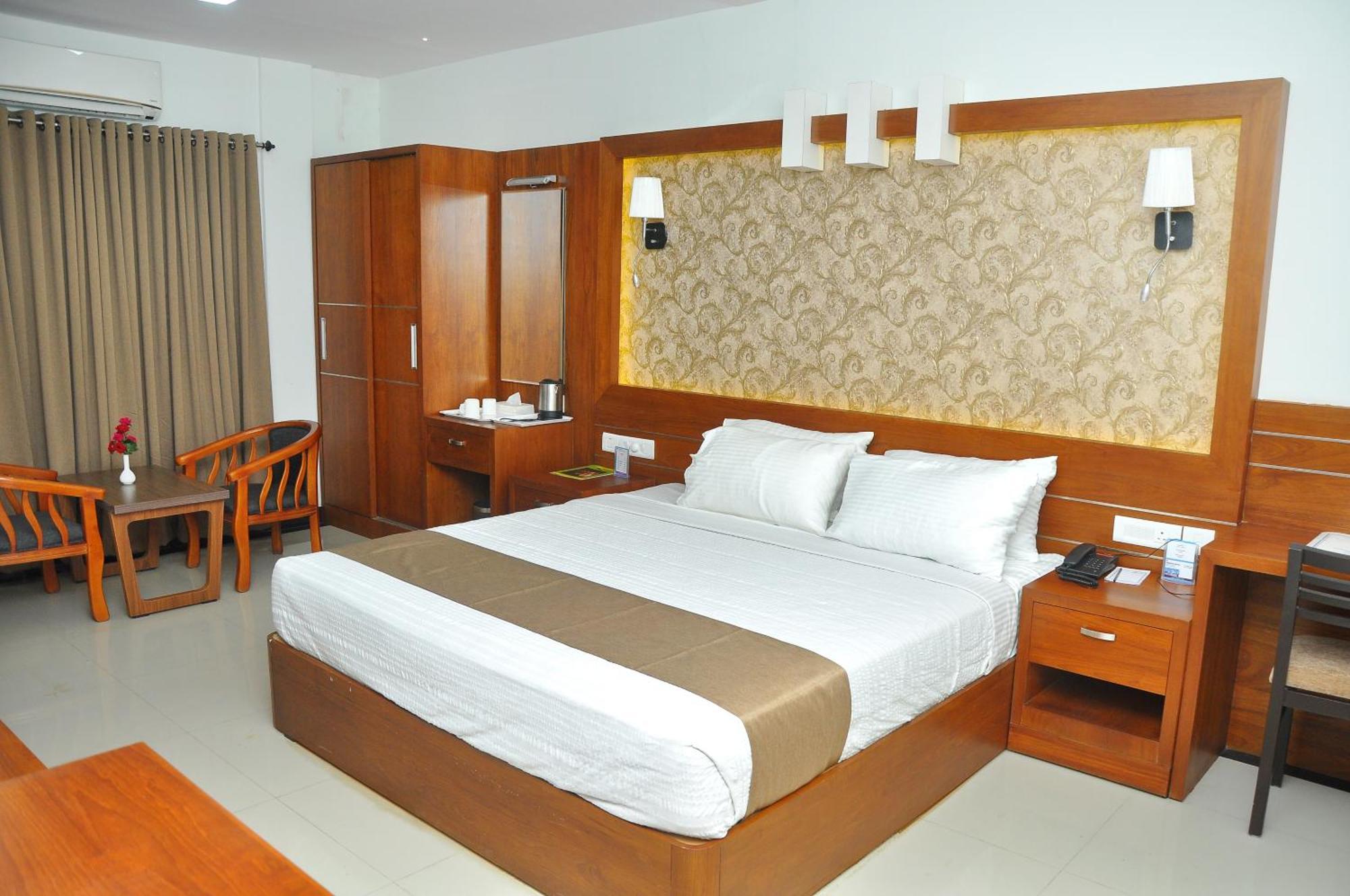 Kallada Mamatha Motels Kunnamkulam Exterior foto
