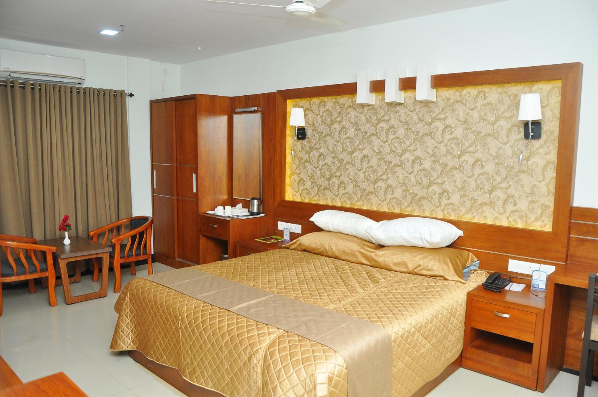 Kallada Mamatha Motels Kunnamkulam Exterior foto